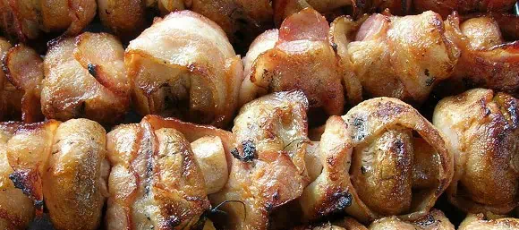 Шашлык из грибов с беконом